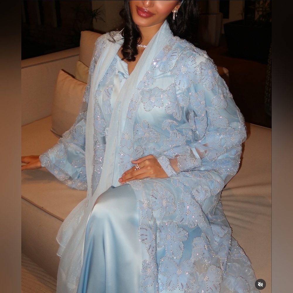 Elegant Blue Lace Women's Robe